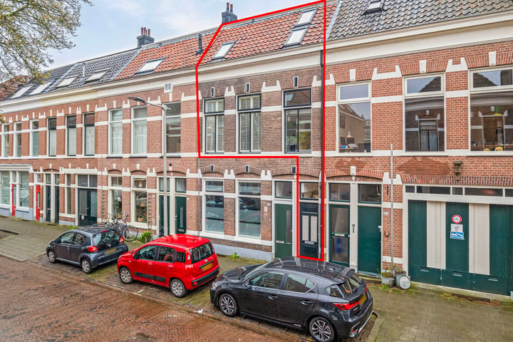 Bekijk foto 1 van Sloetstraat 111