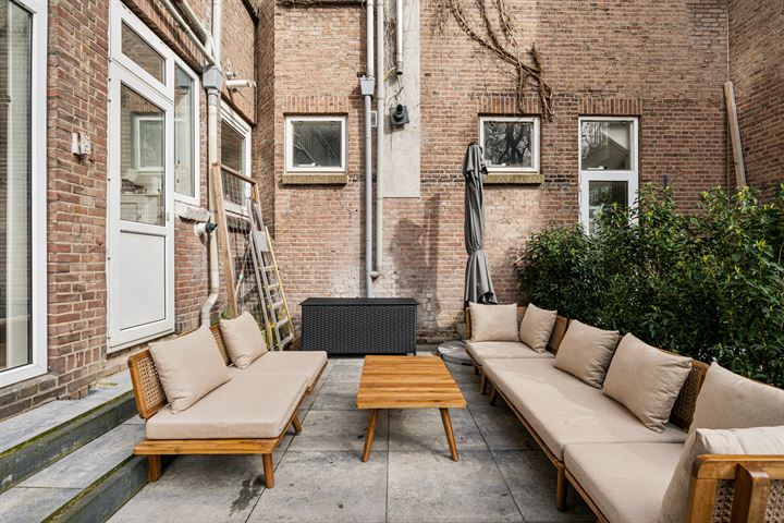 View photo 17 of Luzacstraat 4-B