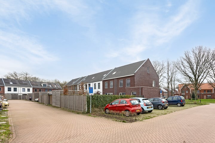 Bekijk foto 3 van Koolmeesstraat 9