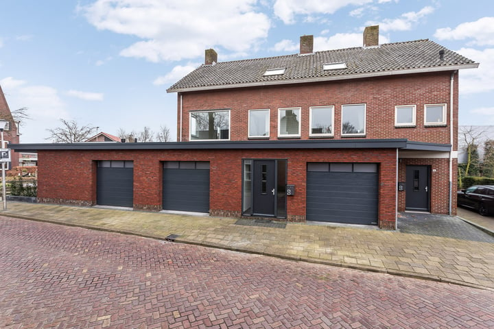 Bekijk foto 1 van van Langenstraat 8