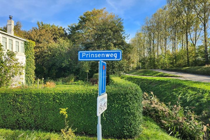 View photo 15 of Prinsenweg 2