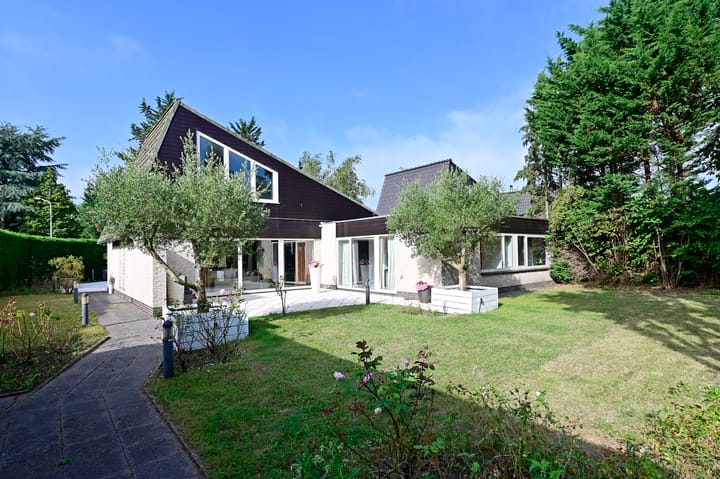 Foto 38 van Prins Clauslaan 1