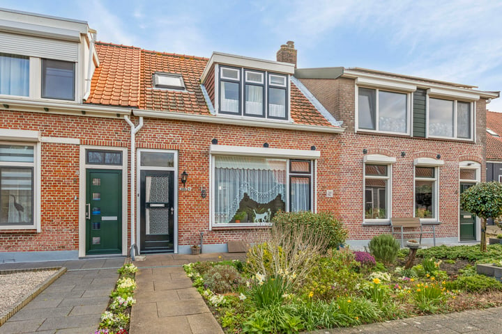 Bekijk foto 1 van Oost-Havenstraat 6