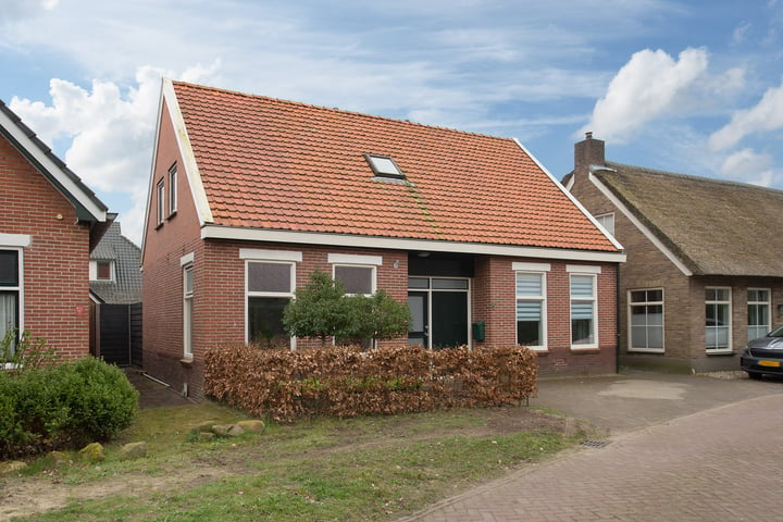 Bekijk foto 1 van Schoolstraat 5