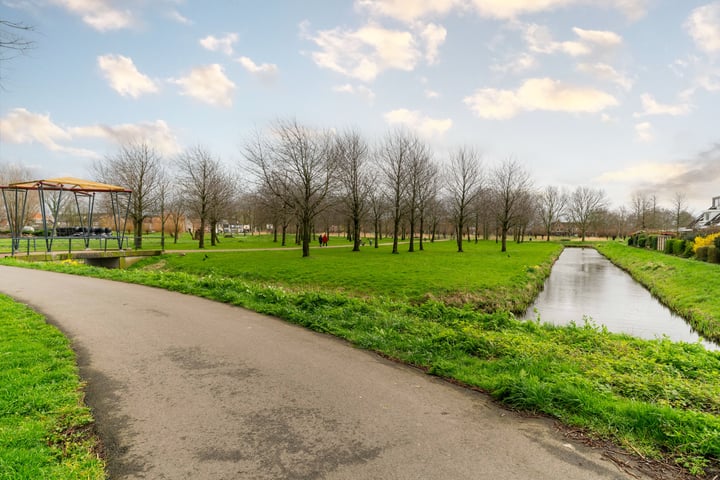 Bekijk foto 40 van Buenos Airesstraat 2