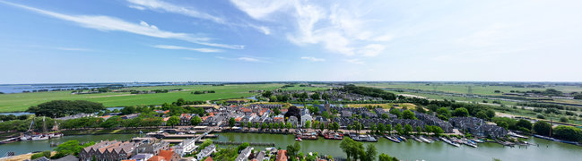 View 360° photo of Luchtfoto Muiden of Kloosterstraat 48