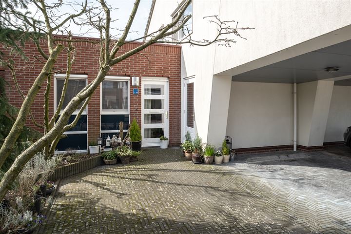 Bekijk foto 2 van Dr L de Bruijnstraat 34