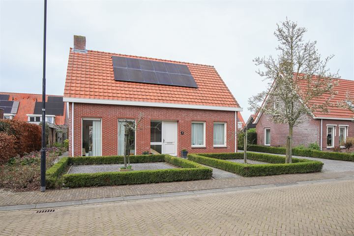 Bekijk foto 1 van Paardebloemstraat 7