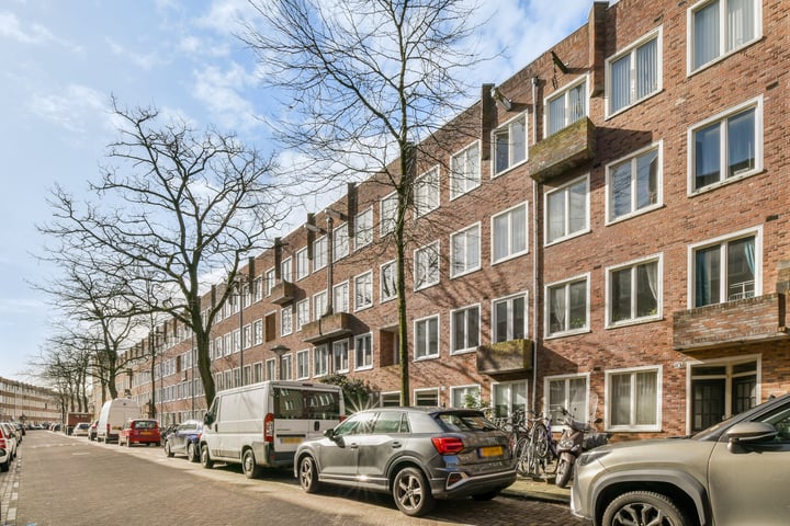 Bekijk foto 1 van Van Spilbergenstraat 83-1