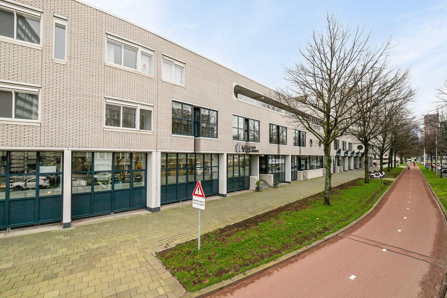 Bekijk foto 1 van Maasboulevard 120