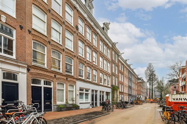 View photo 38 of Daniël Stalpertstraat 50-H