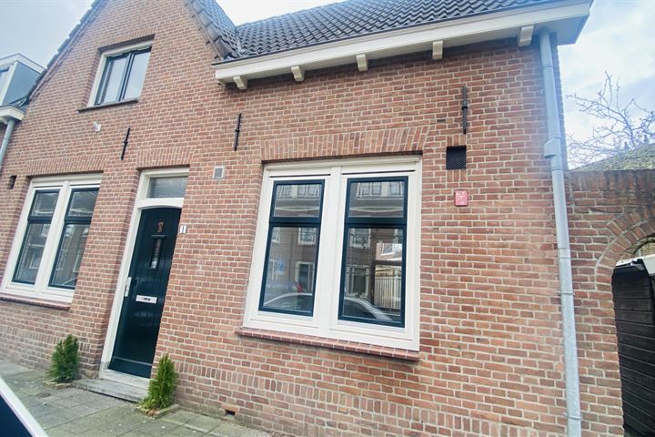 Bekijk foto 2 van Wantijstraat 1