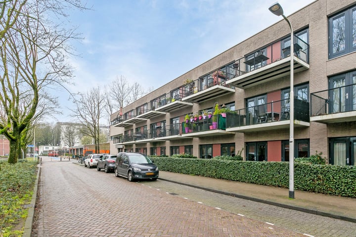 Bekijk foto 2 van Hendrik van Tulderstraat 19