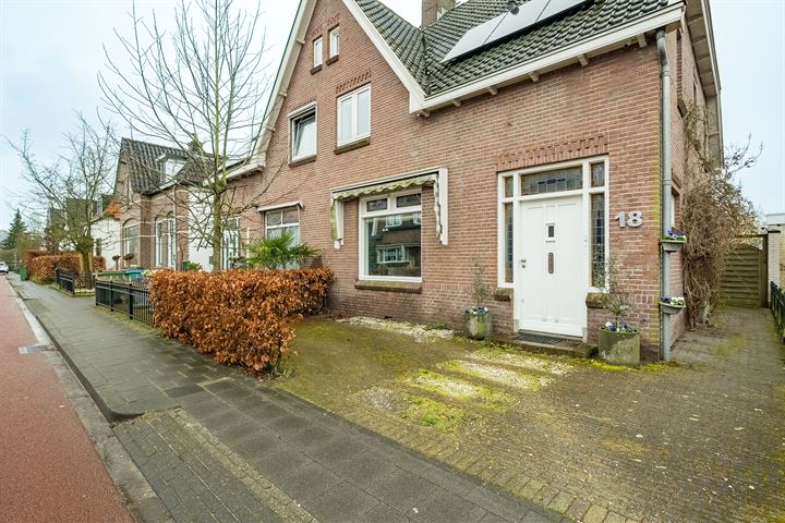 View photo 2 of Leeuwenstraat 18