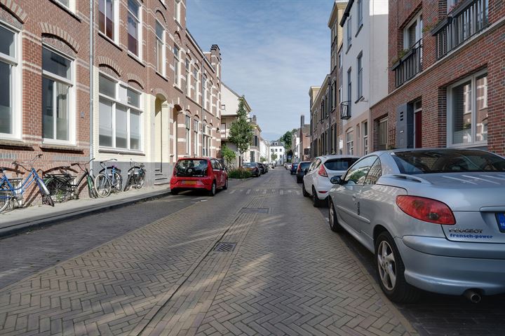 Bekijk foto 30 van Karel van Gelderstraat 30