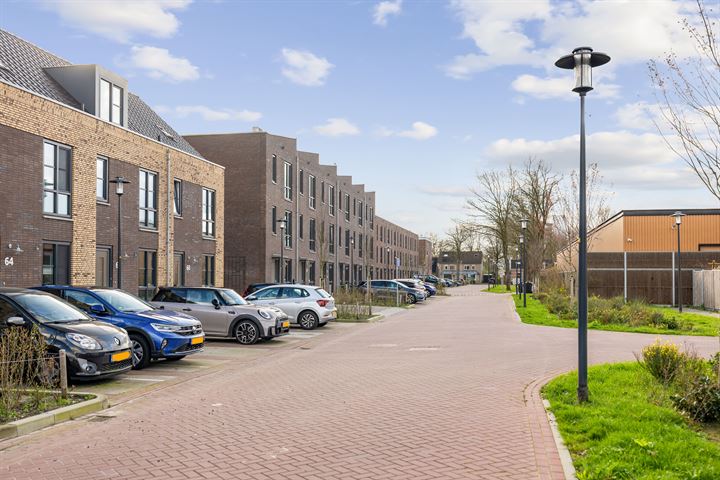 Bekijk foto 27 van Aupingstraat 70