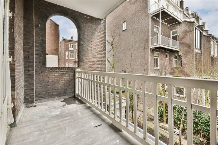 Bekijk foto 3 van Jacob Obrechtstraat 72-HS