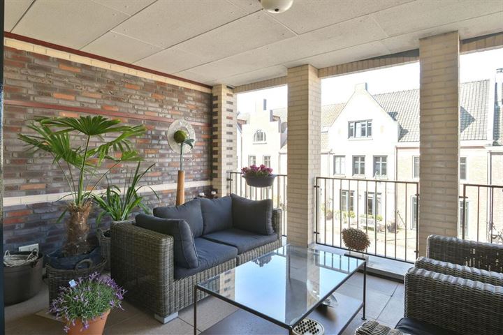 View photo 10 of Landstraat 225