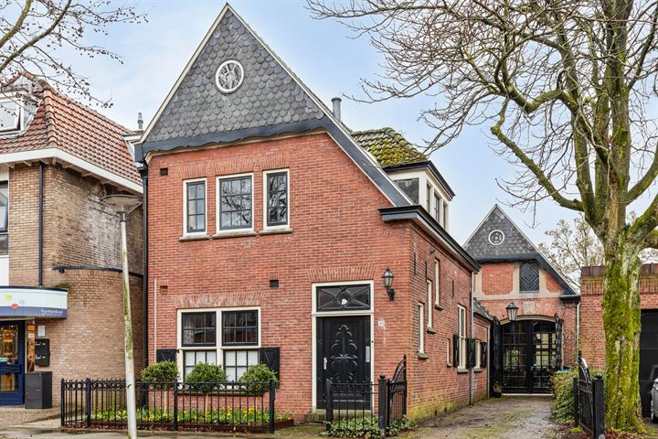 Bekijk foto 1 van Bisschopstraat 43