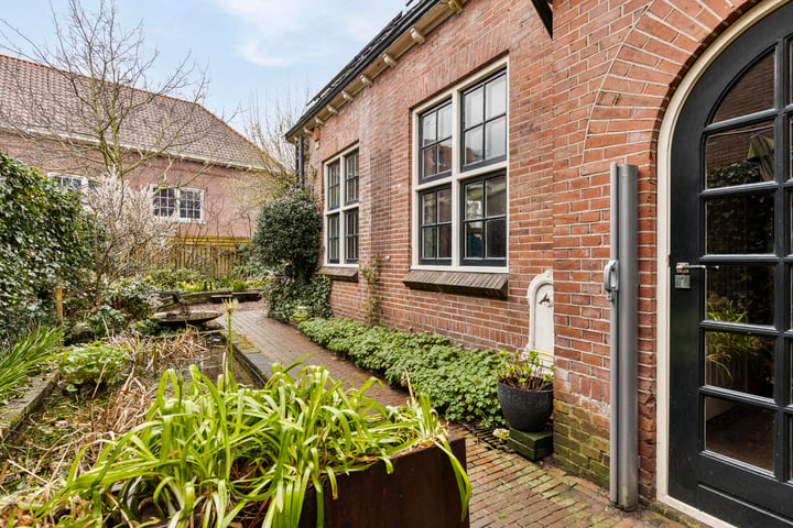 Bekijk foto 32 van Bisschopstraat 43