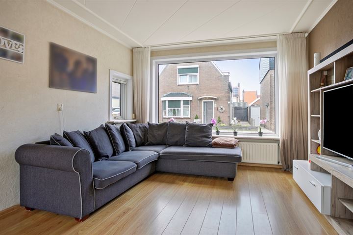 Bekijk foto 4 van Beatrixstraat 9