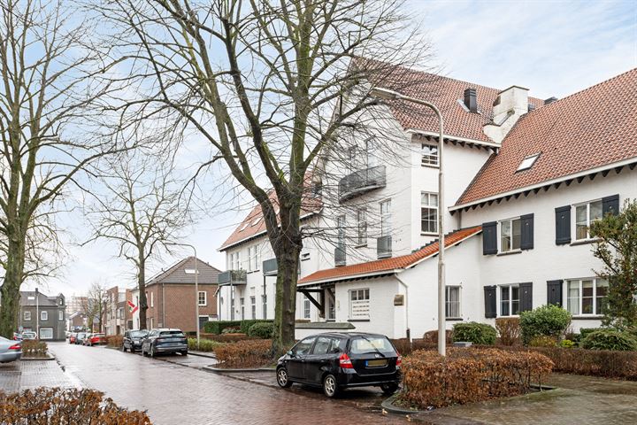 Bekijk foto 31 van Haghenstraat 13-A