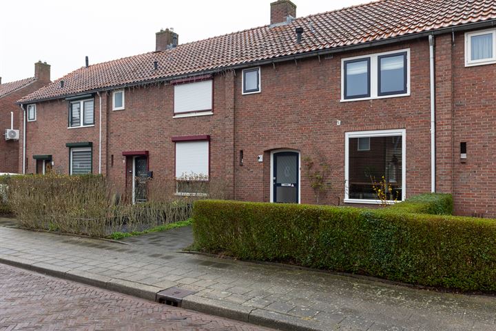 View photo 4 of Eikenstraat 4