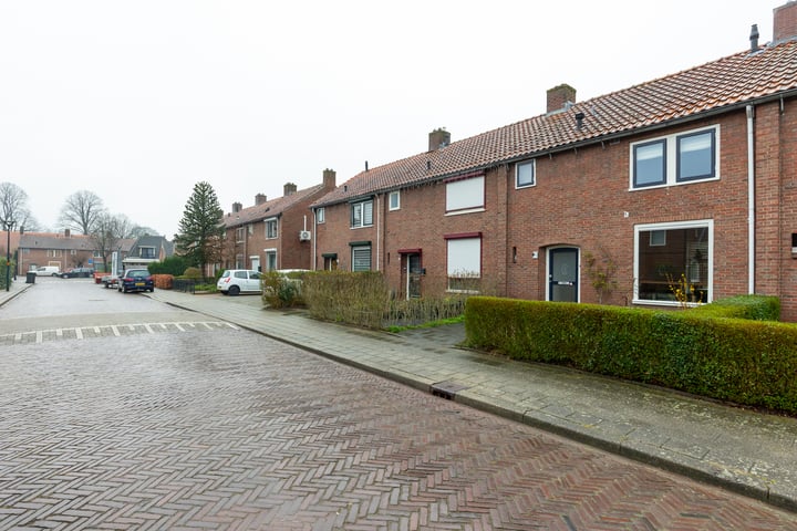 View photo 44 of Eikenstraat 4