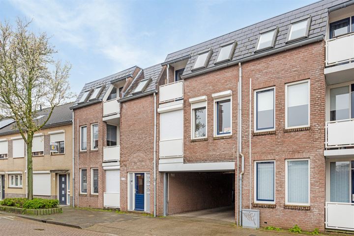 Bekijk foto 1 van Kardinaal van Rossumstraat 40