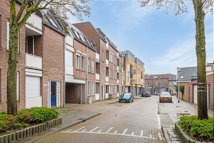 Bekijk foto 26 van Kardinaal van Rossumstraat 40