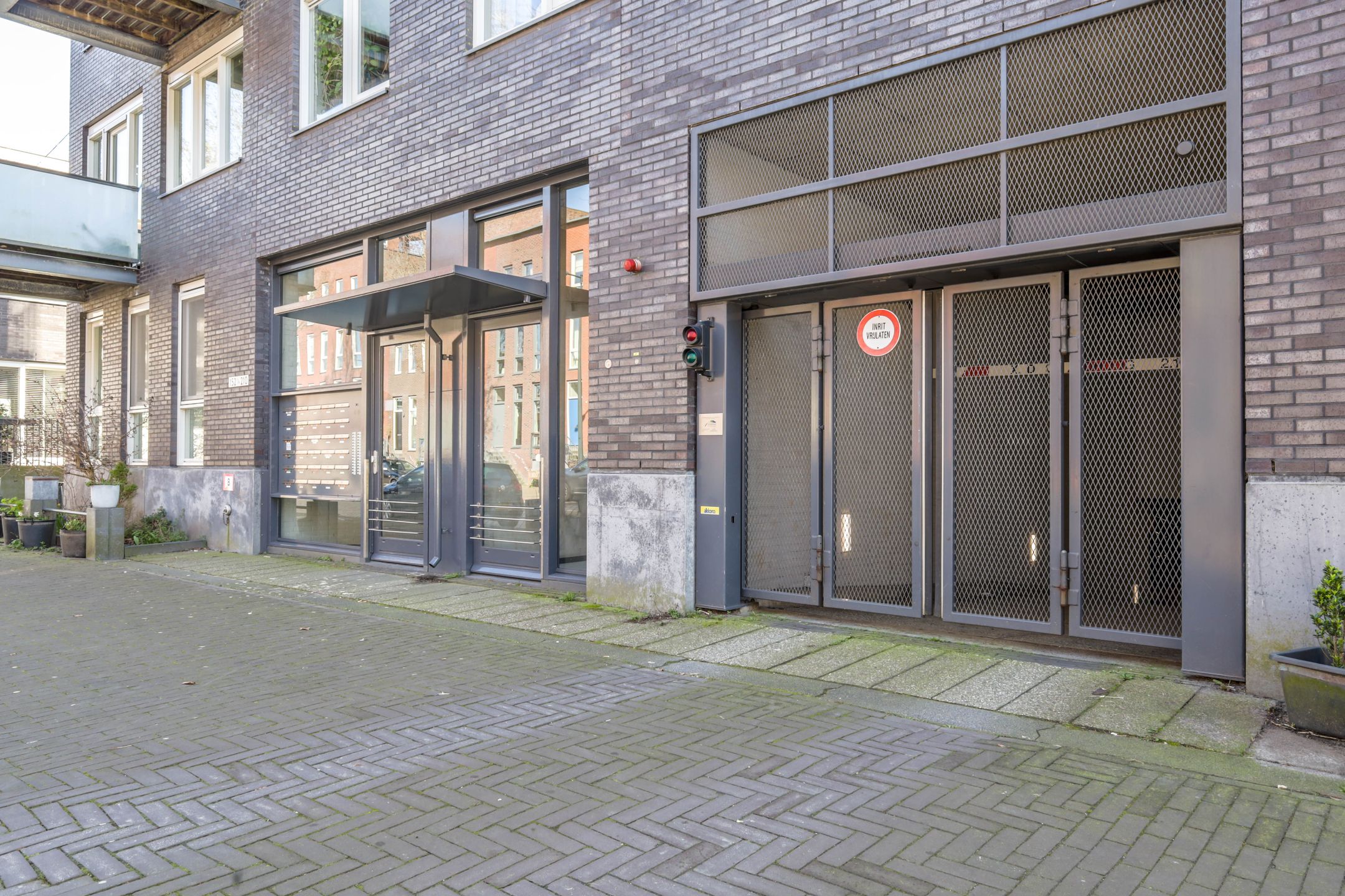 Photo 3 of Johan van der Keukenstraat 104