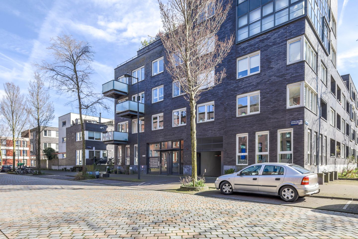 Photo 5 of Johan van der Keukenstraat 104