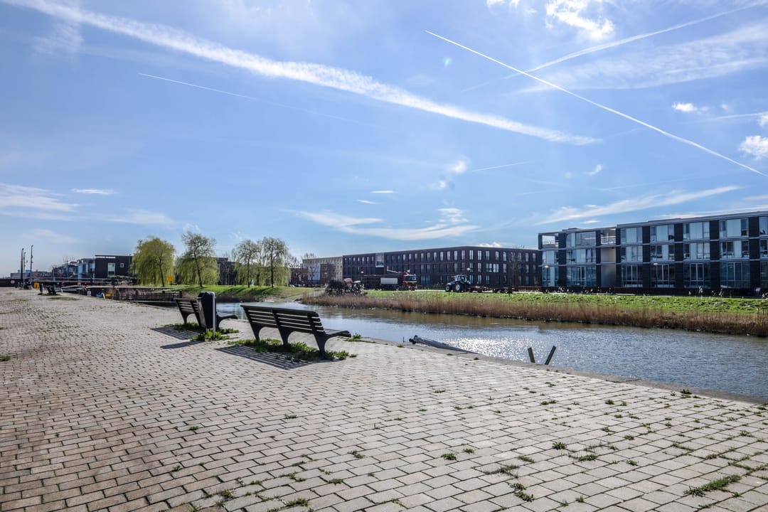 Photo 13 of Johan van der Keukenstraat 104