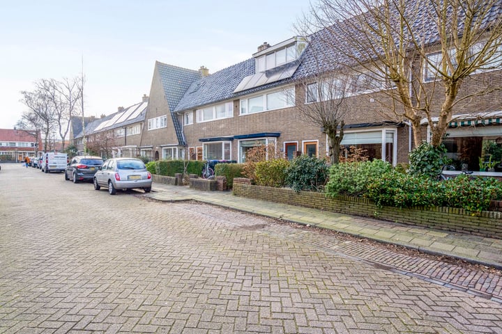 Bekijk foto 44 van Engelumerstraat 42