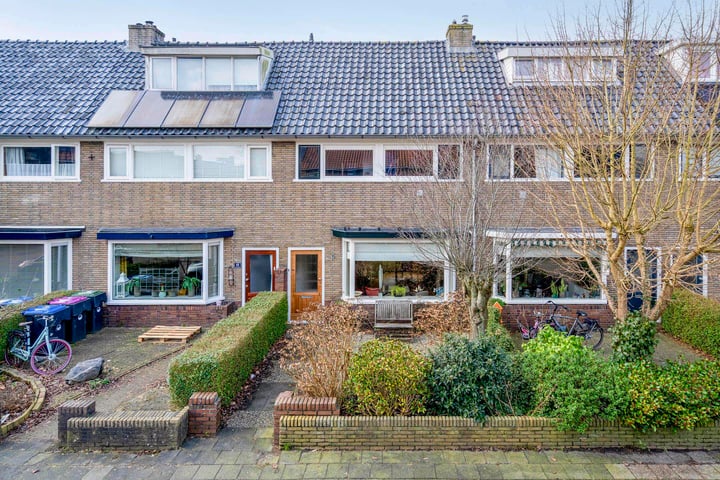 Bekijk foto 43 van Engelumerstraat 42