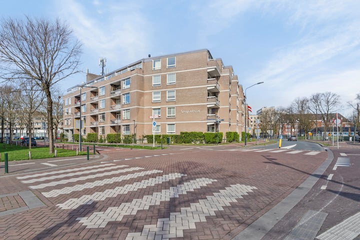 Bekijk foto 1 van Adriaan van Bergenstraat 40