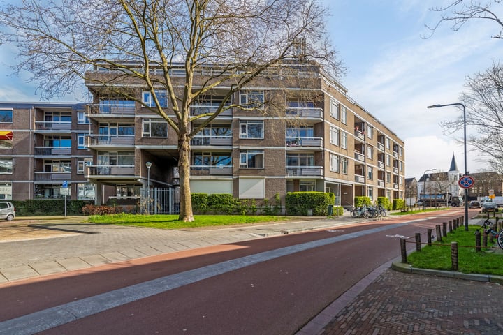 Bekijk foto 37 van Adriaan van Bergenstraat 40