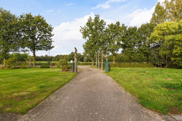 Bekijk foto 37 van Oirschotseweg 10