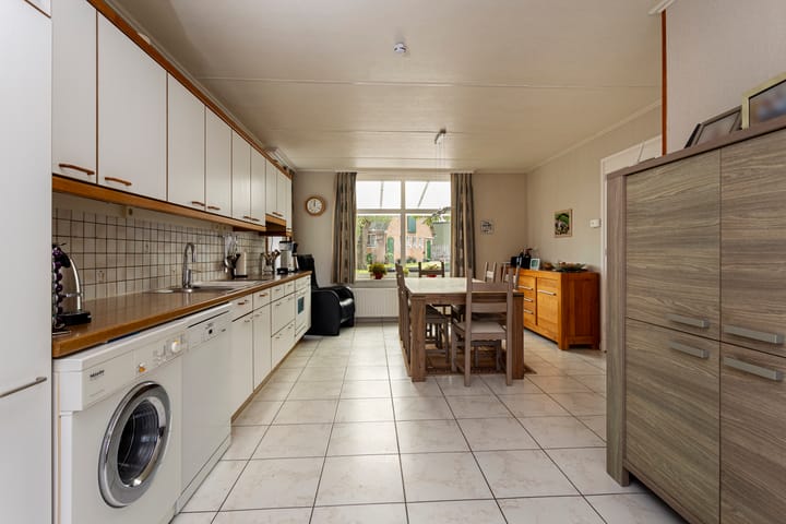 Photo 14 of Roeselaerestraat 20