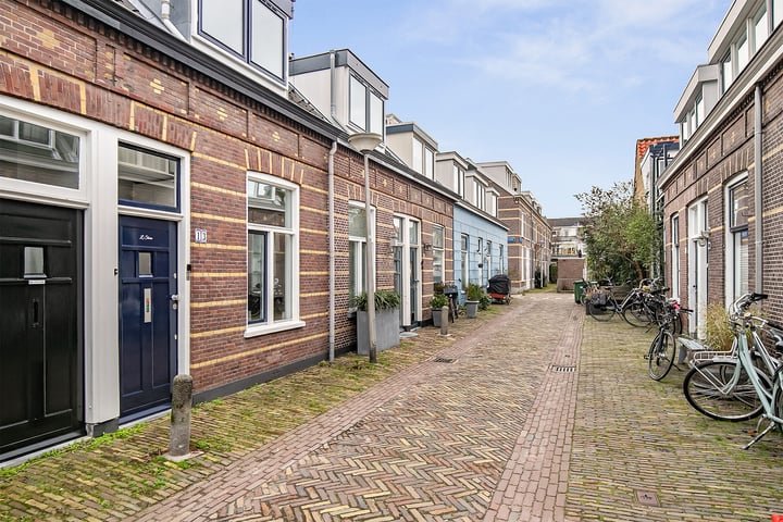 Bekijk foto 2 van Anna Beijerstraat 13