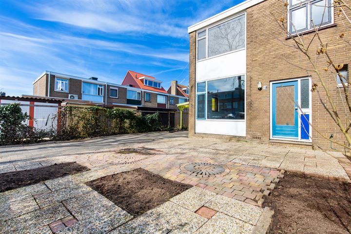 Bekijk foto 2 van Verheulstraat 16