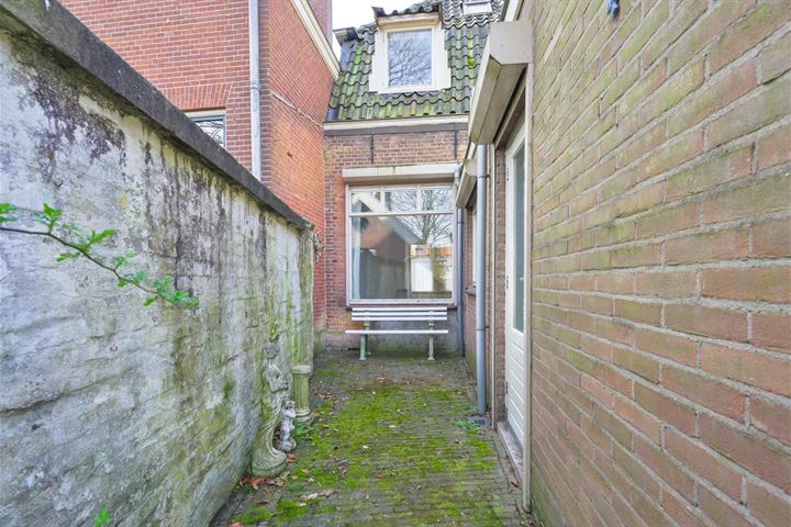 Bekijk foto 30 van Klooster Leuterstraat 47