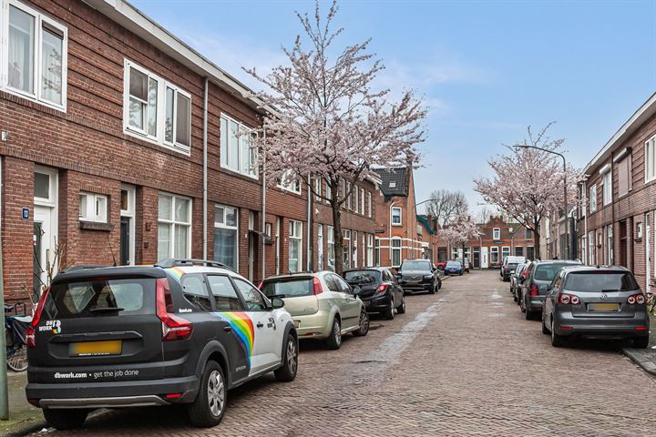 Bekijk foto 2 van Roemer Visscherstraat 15