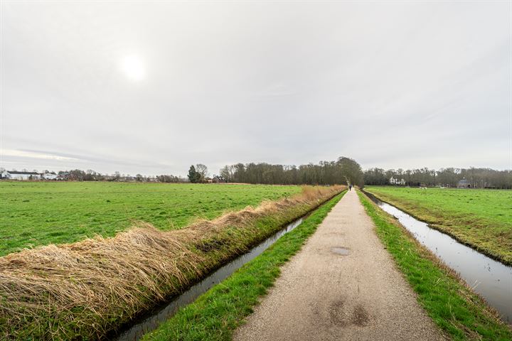 Bekijk foto 32 van De Ruijterweg 7