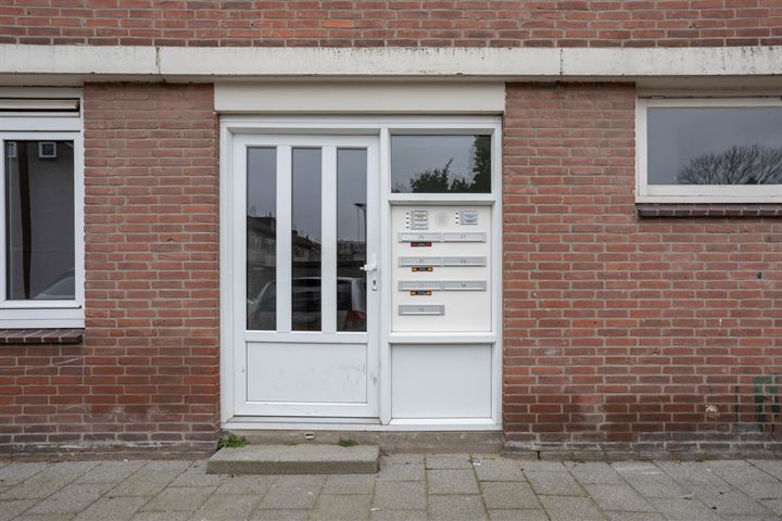 View photo 6 of Goudenregenstraat 21