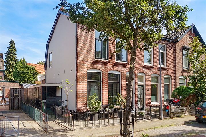 Bekijk foto 1 van Irisstraat 23