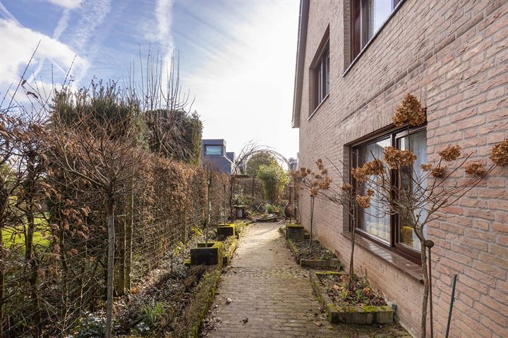 View photo 19 of Berlostraat 23