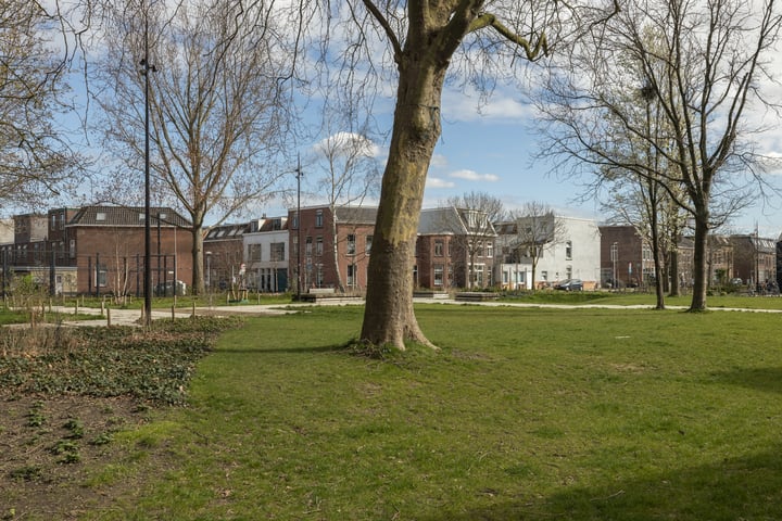 View photo 31 of Seringstraat 33