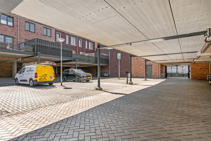 Bekijk foto 18 van Prins Hendrikstraat 74