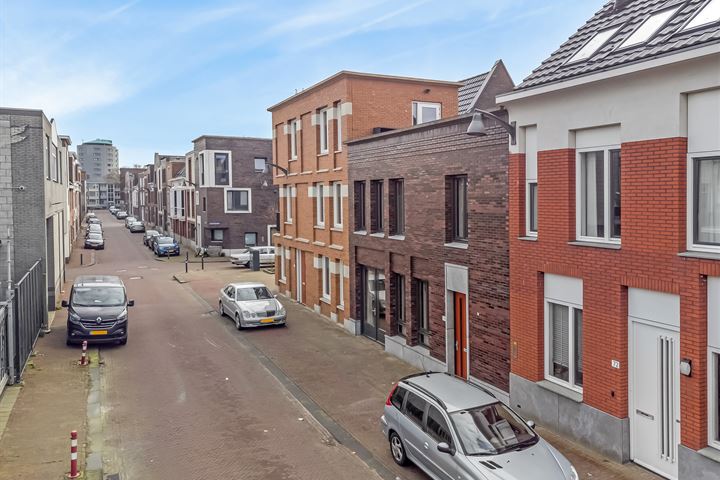 Bekijk foto 19 van Prins Hendrikstraat 74